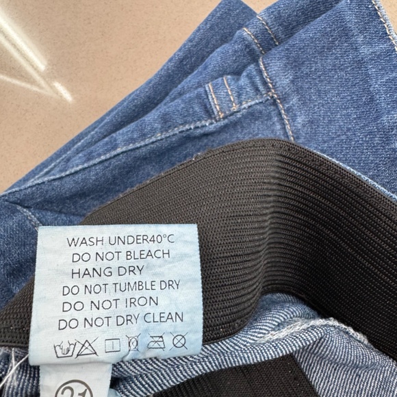 Women's Stretch Pull-On Jeans - Picture 6 of 8